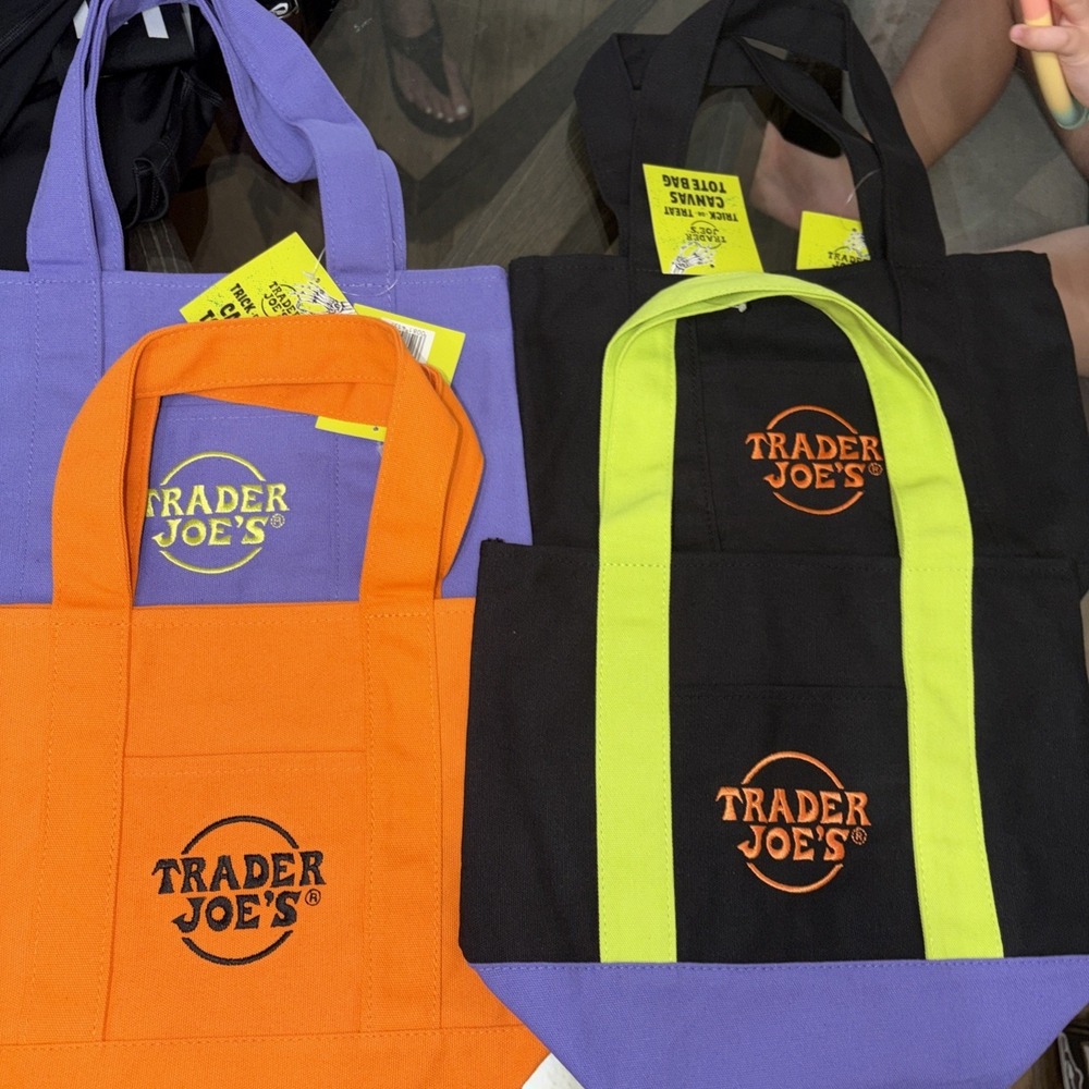 Trader Joes Mini Canvas Tote Bag Set of 4 Halloween LIMITED In Hand Fast Ship - Picture 2 of 2